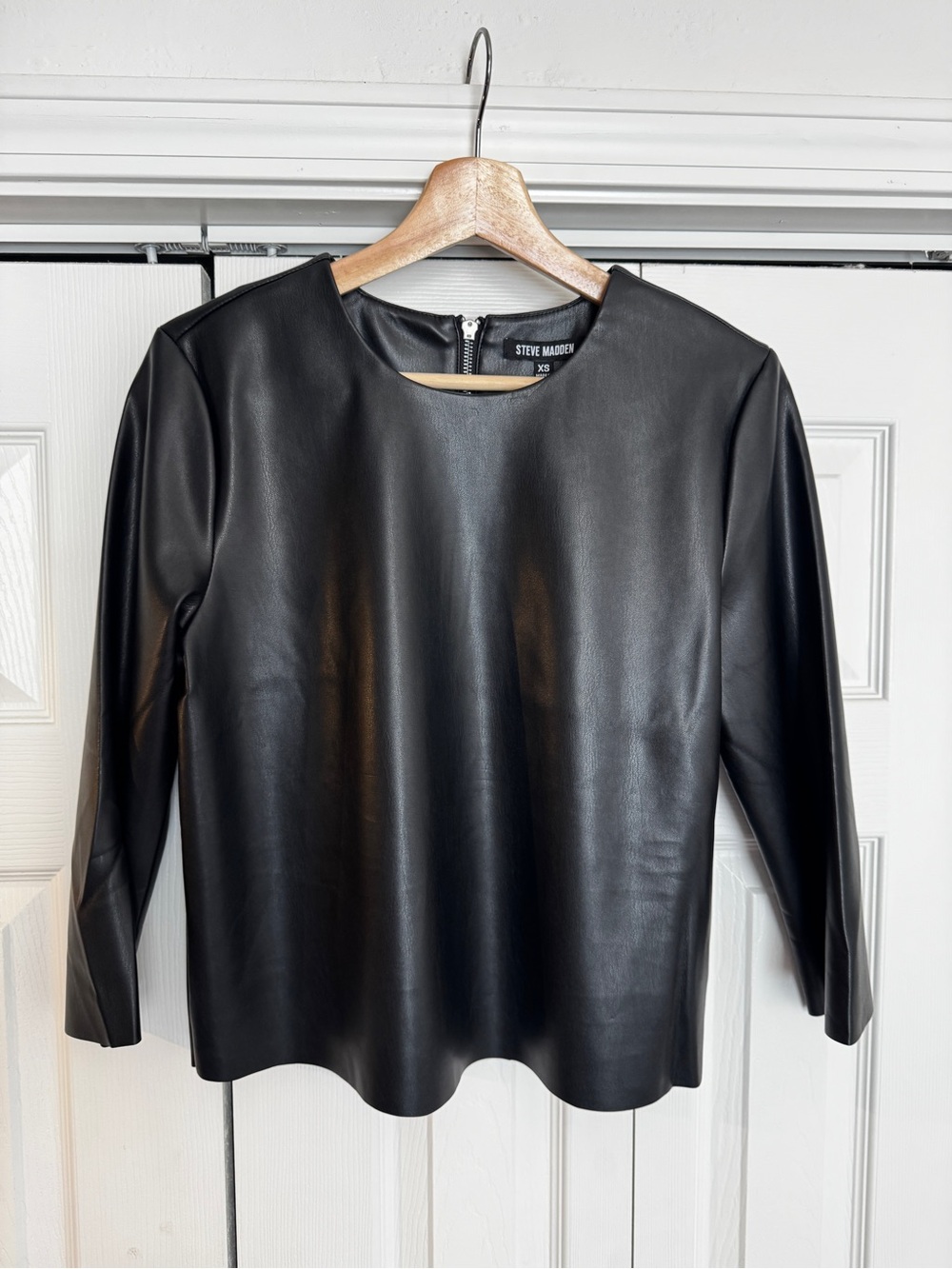 NWT Steve Madden Black Faux Leather Cropped Sleeve Tee